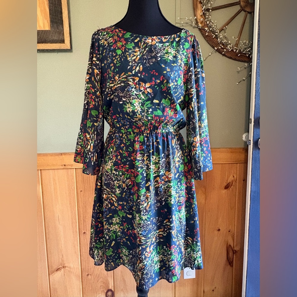 Alice + Olivia Dress S/P Silk Floral Print Flare Bell Sleeve Mini Boatneck